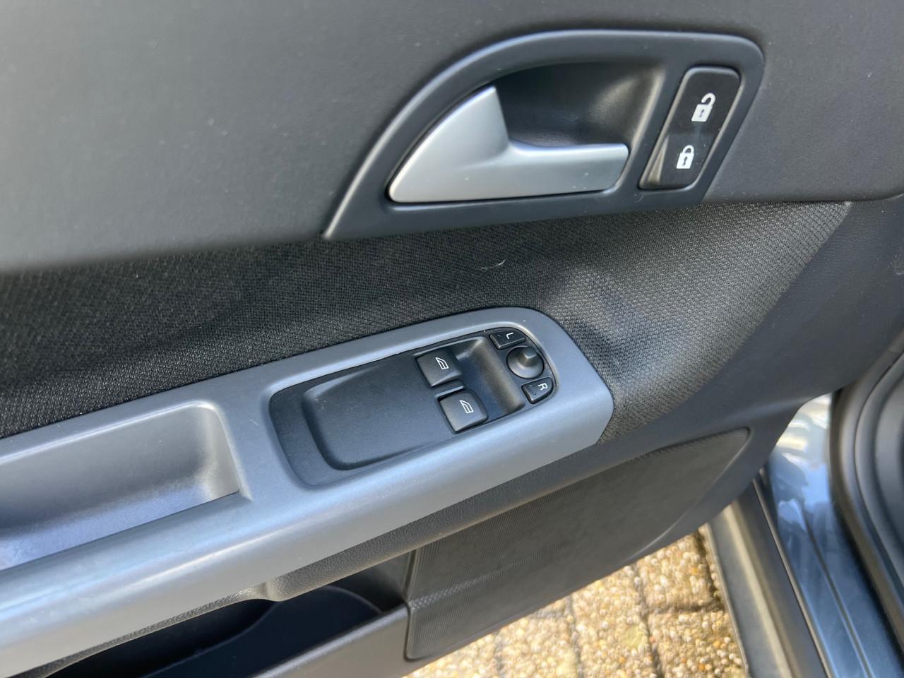 Schitterende Volvo C30 uit 2010 met slechts 106000 km