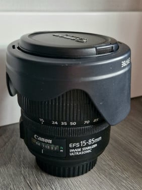 Canon EF-S 15-85mm f/3.5-5.6 IS USM
