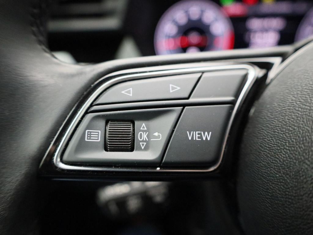 Audi A3 limousine 30 tfsi s edition | automaat | navigatie | vlak stuur | c