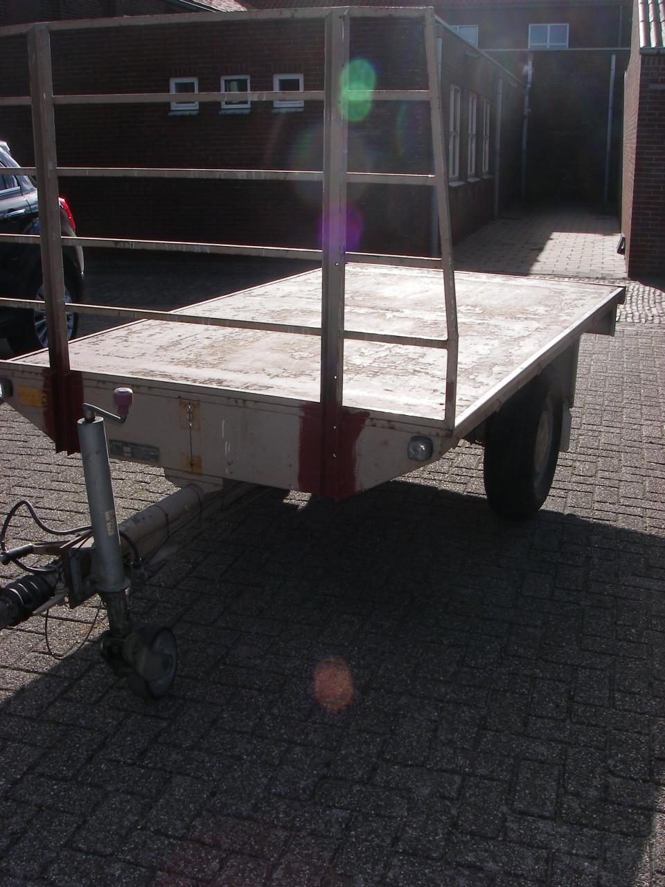 1 assige middenasaanhangwagen