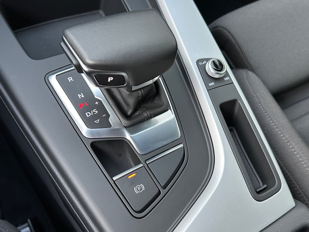 Audi A4 avant 40 tfsi 204pk s-tronic s-line | led | black optiek | virtual 