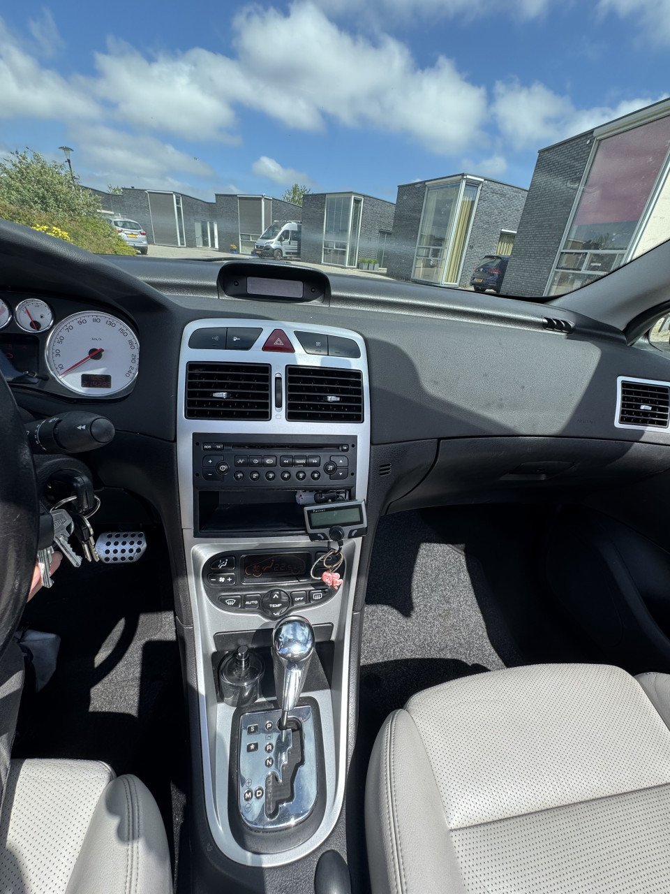 Peugeot 307 cc 2.0-16v automaat