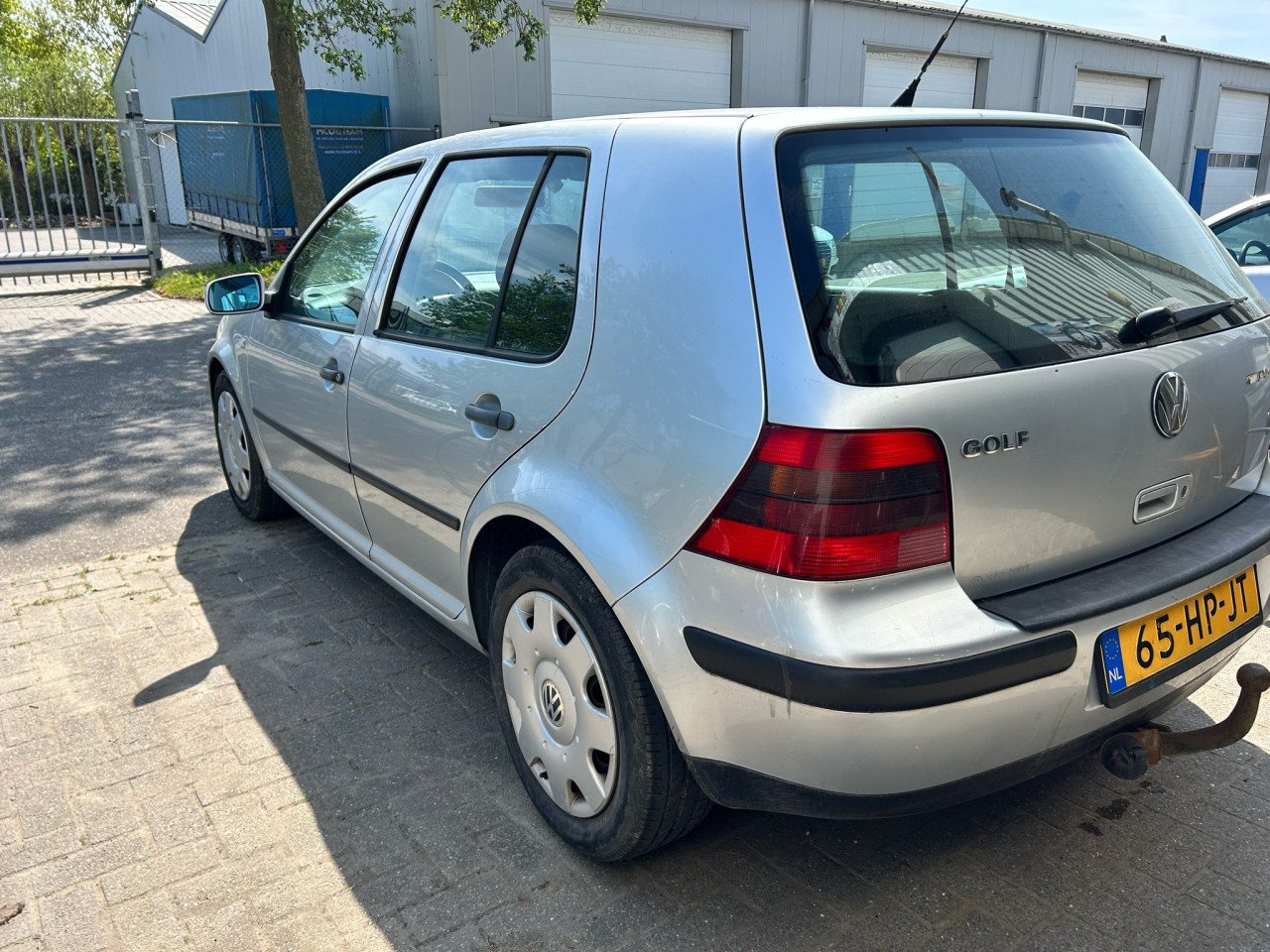 Volkswagen Golf 1.4-16V Master Edition, grijs, 5 deurs, ZUINIG, €999,-