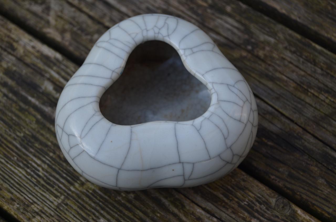 Ge-ware celadon bakje, China, 20e eeuw in goede staat.