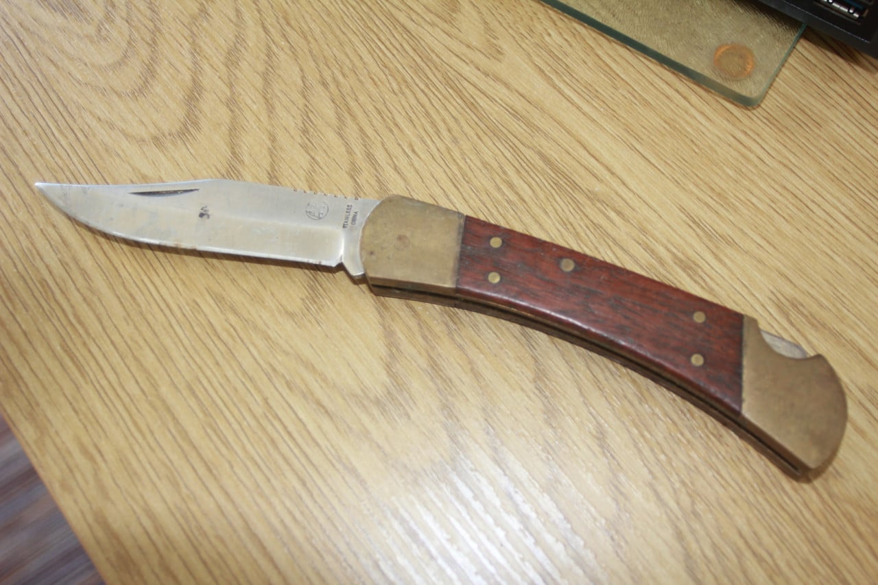 Antiek mes met messing/houten handvat