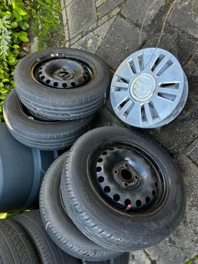 4x100 stalen velg met goede banden