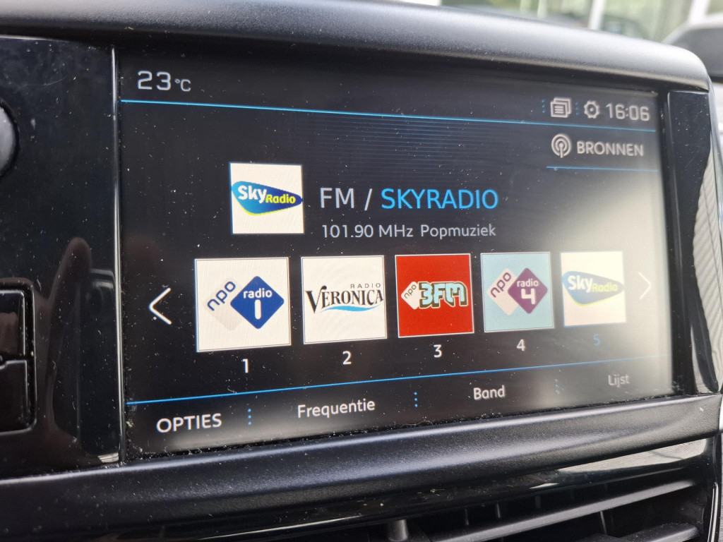 Peugeot 2008 suv 110 blue lion navi/lmv/park