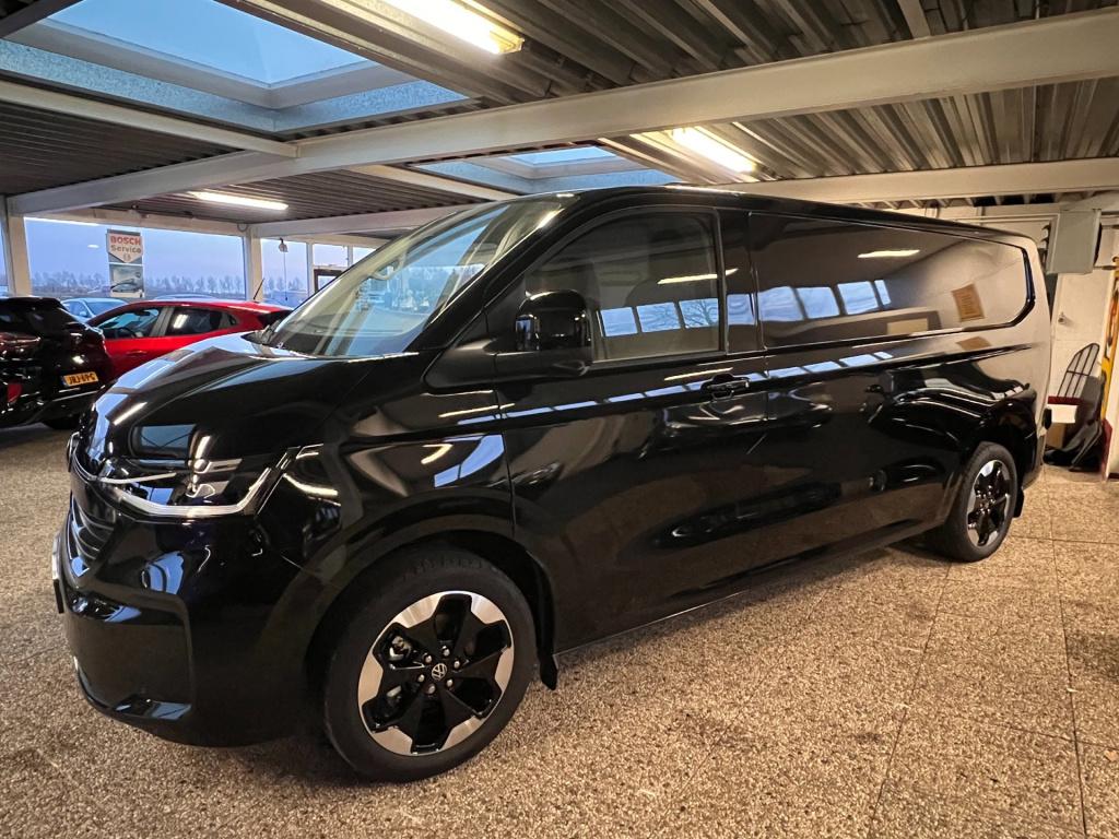 Volkswagen E-transporter 32 l2h1 bulli 64 kwh bulli 285pk, trekhaak enz..