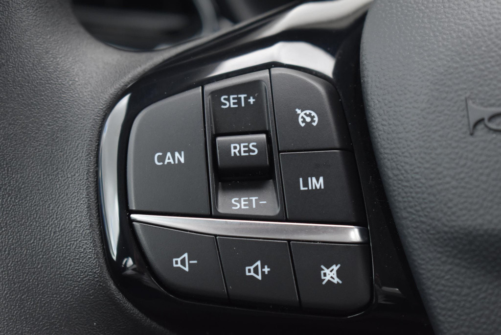 Ford Fiesta 1.1 trend navigatie | lichtmetalen velgen | parkeersensoren