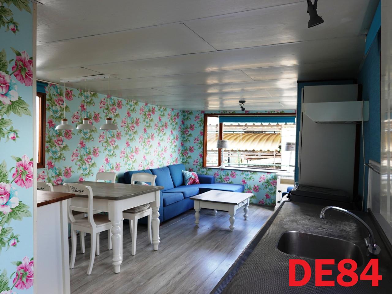 Spiegelchalets en caravans met gespiegelde indeling te koop