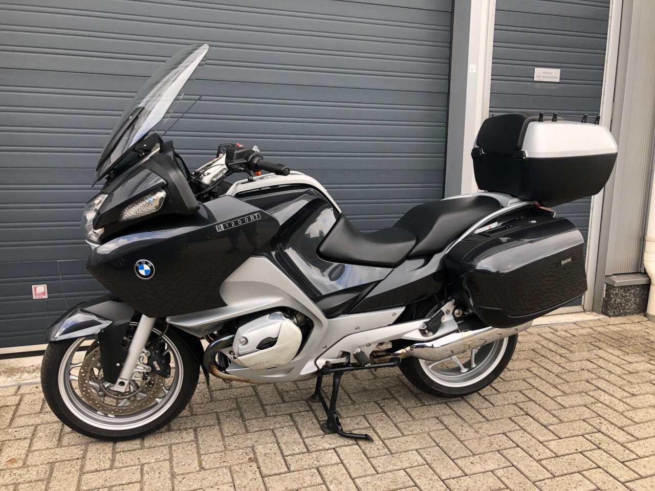 Zeer nette BMW R1200RT '05 met 112 dkm, cruisecontrol, CD, topkoffer €4250