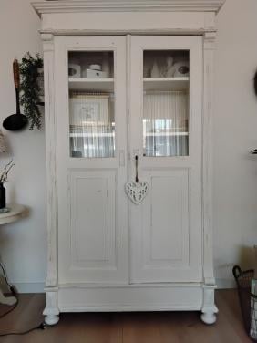 Grenen kast