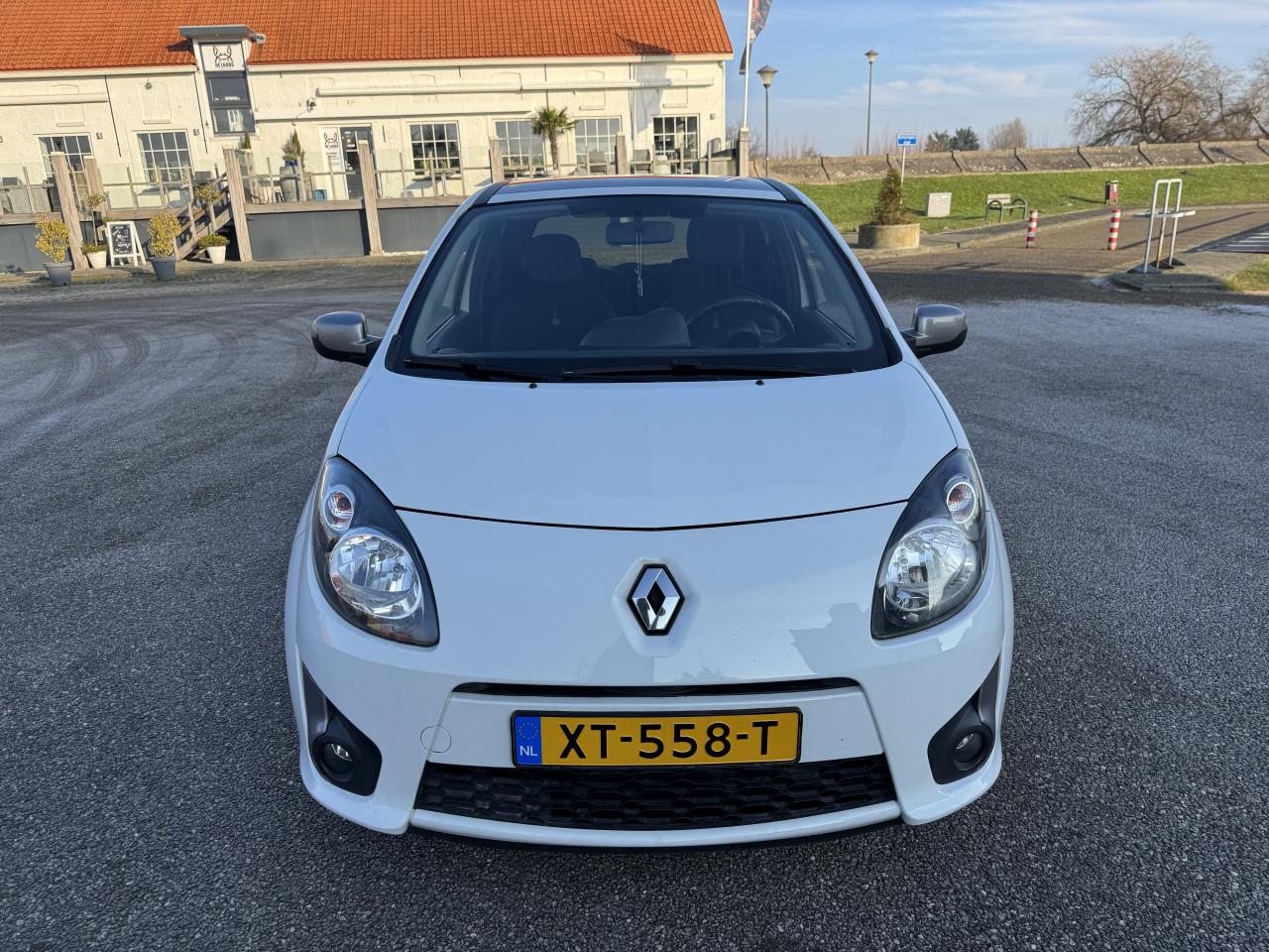 Renault Twingo 1.2 benzine met schuifdak en airco!