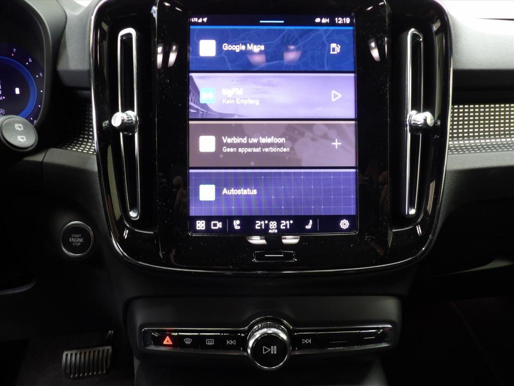 Volvo XC40 b3 163pk mild hybrid aut plus dark