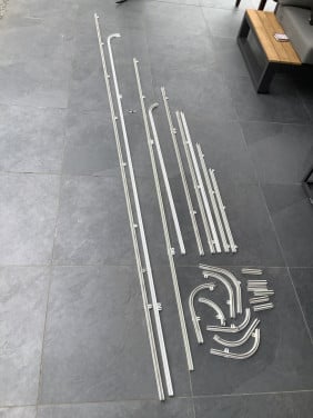 Gordijnrails in verschillende maten, met bochten, verlengstukken en