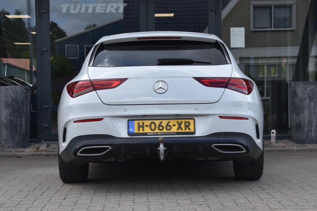 Mercedes-Benz Cla shooting brake 200 amg night | sfeerverlichting | trekhaa