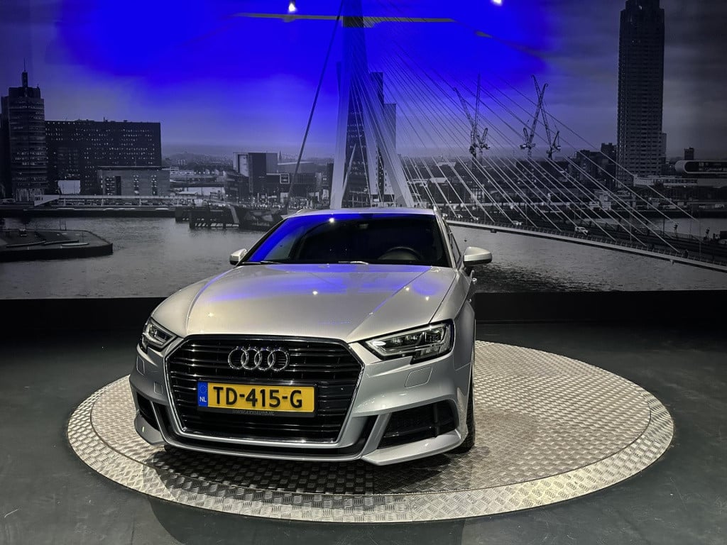 Audi A3 sportback 1.5 tfsi cod sport s line edition *origineel nl*