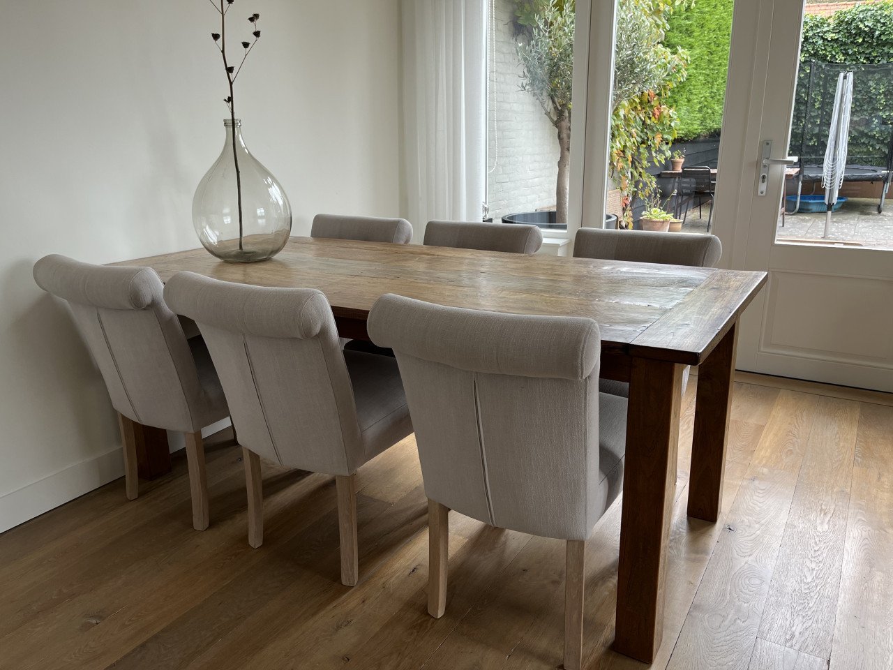 Gave houten 6- persoons eettafel