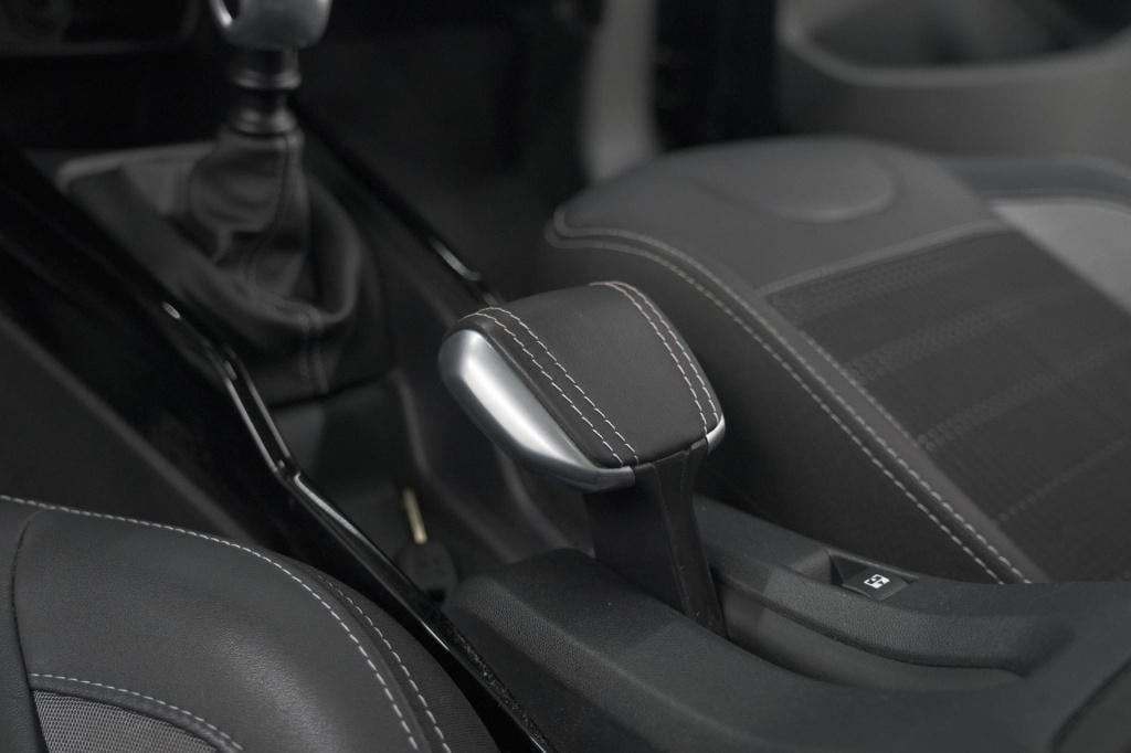 Peugeot 2008 puretech 110 allure | panoramadak | navigatie | camera | parke