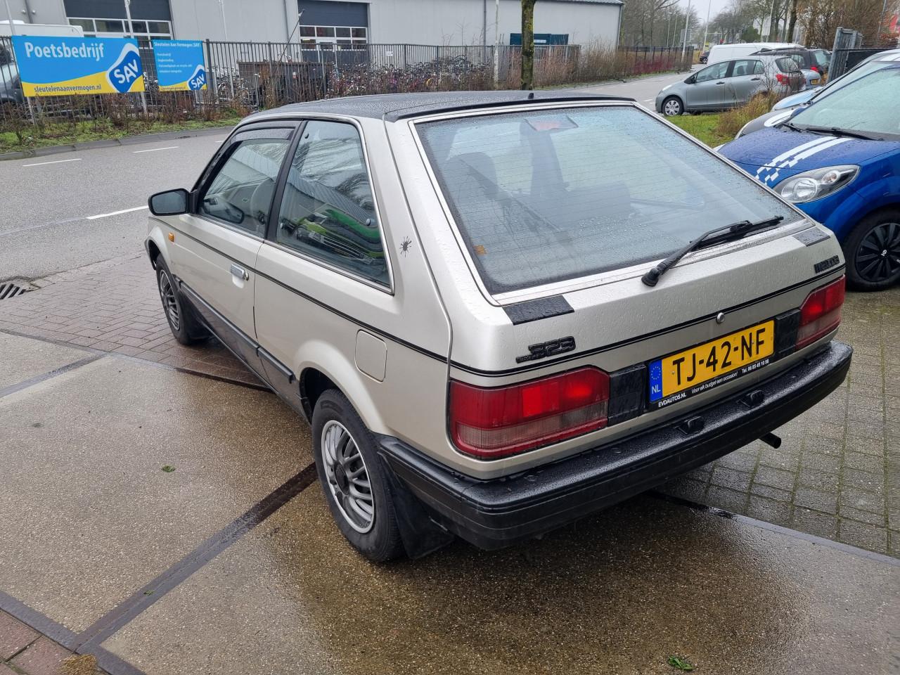 Mazda 323 1.5 GLX Automaat | Voor de liefhebber!