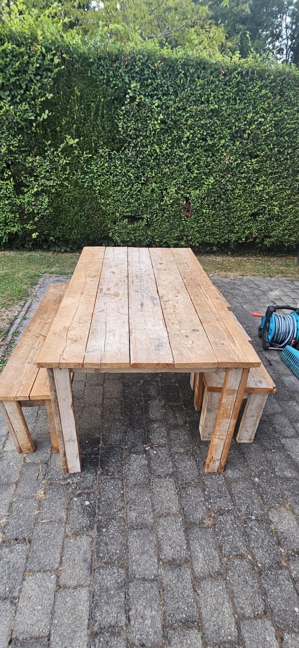 Steigerhouten tuintafel