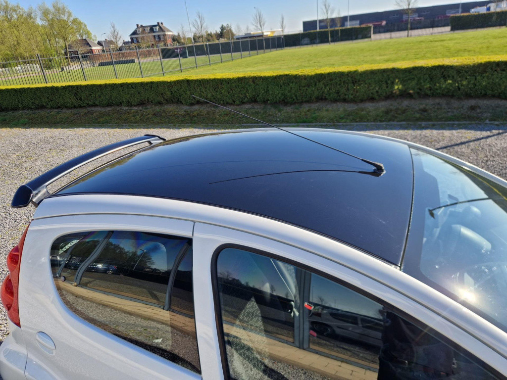 Peugeot 107 1.0-12v xs | airco | achterspoiler | velgen ''15 | toerenteller