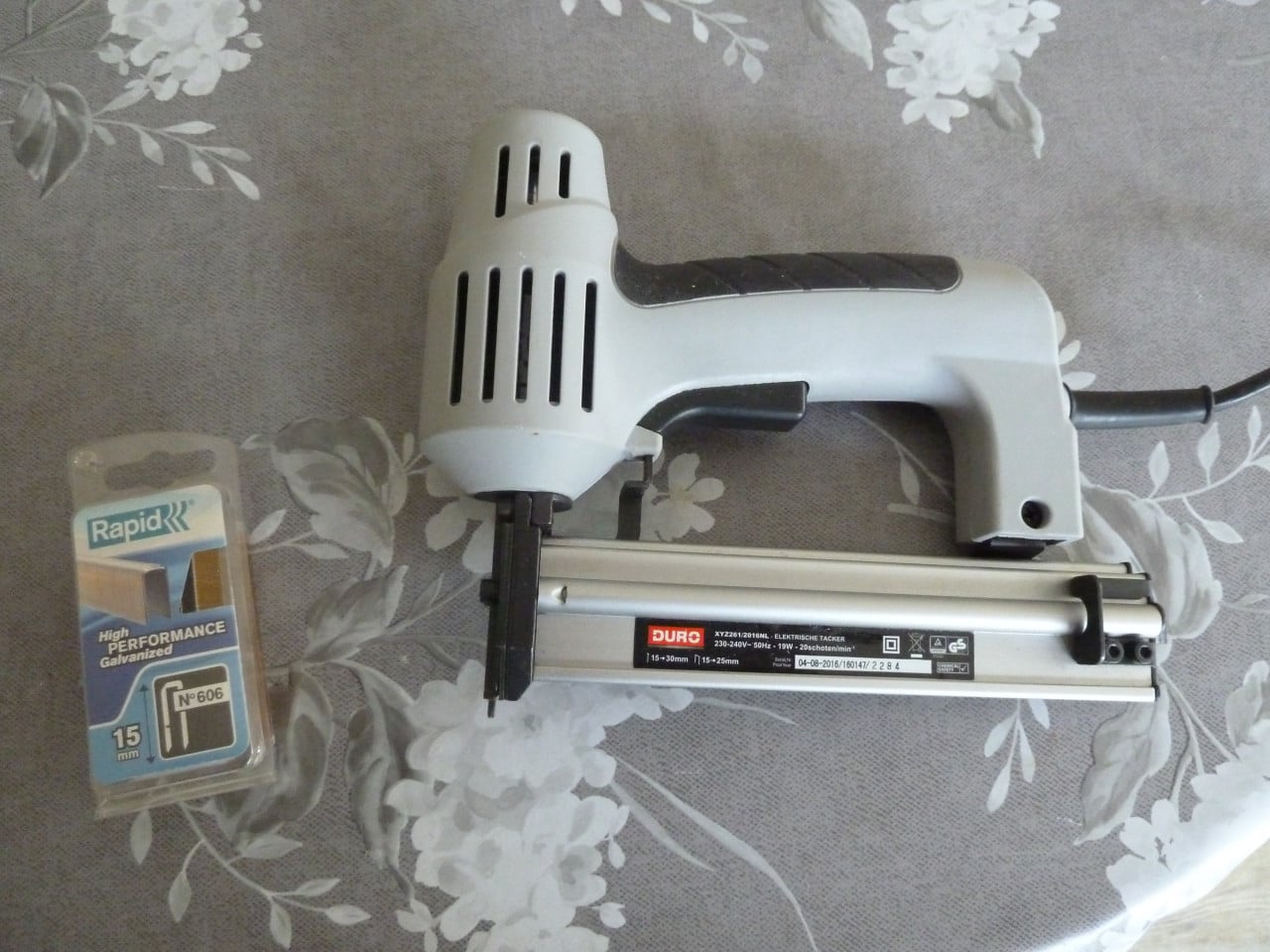 BOVENFREES EN TACKER