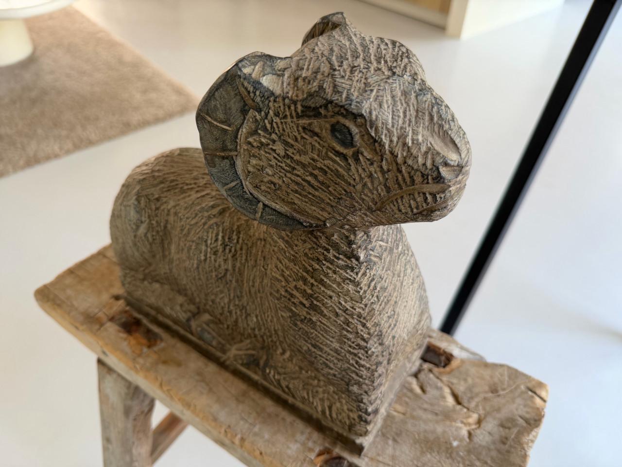 Ram hardstenen beeld