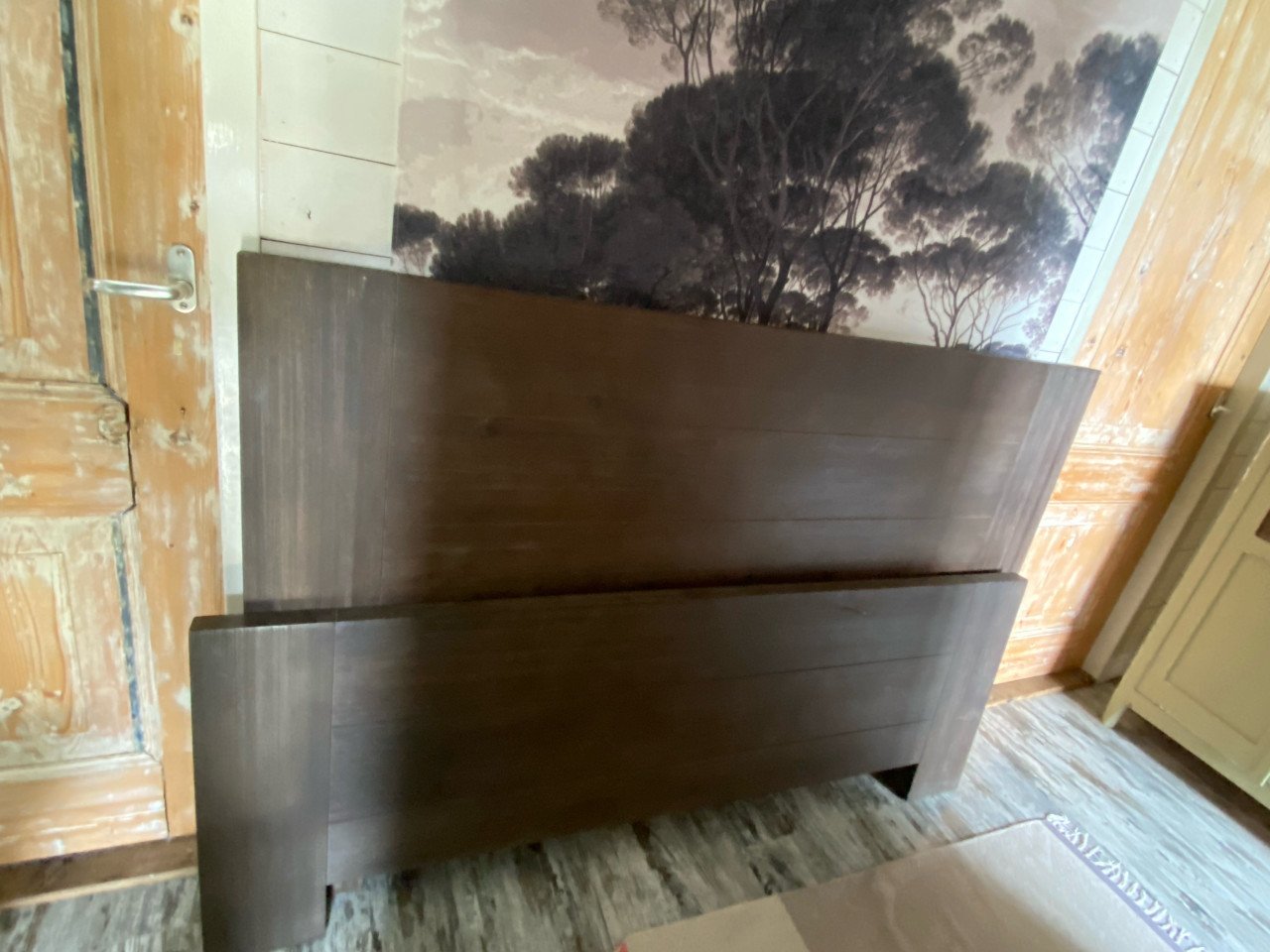 Mooi robuust masief houten bed 160x200