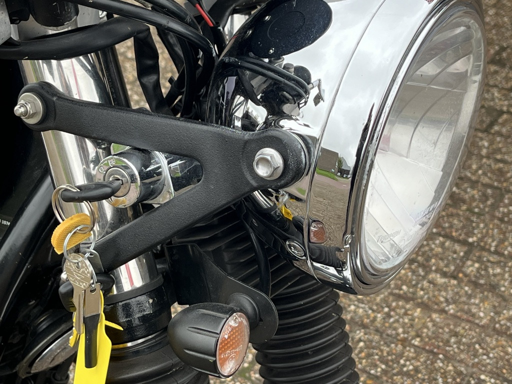 Triumph Thruxton 900 inj