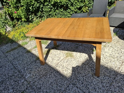 Zwaar houten tafel