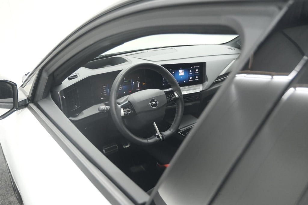 Opel Astra electric 54 kwh gs ultimate | elektrisch panoramdak | 360 camera