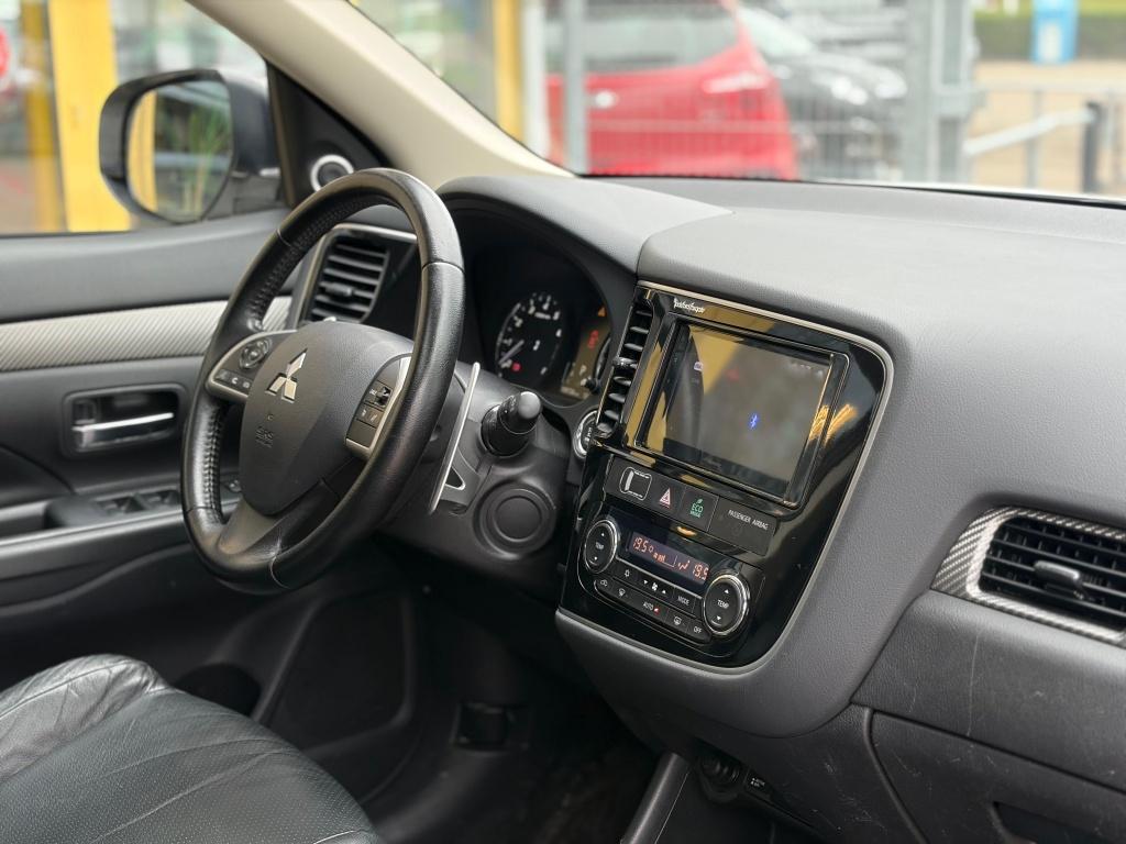 Mitsubishi Outlander 2.0 instyle | 7 peroons | trekhaak