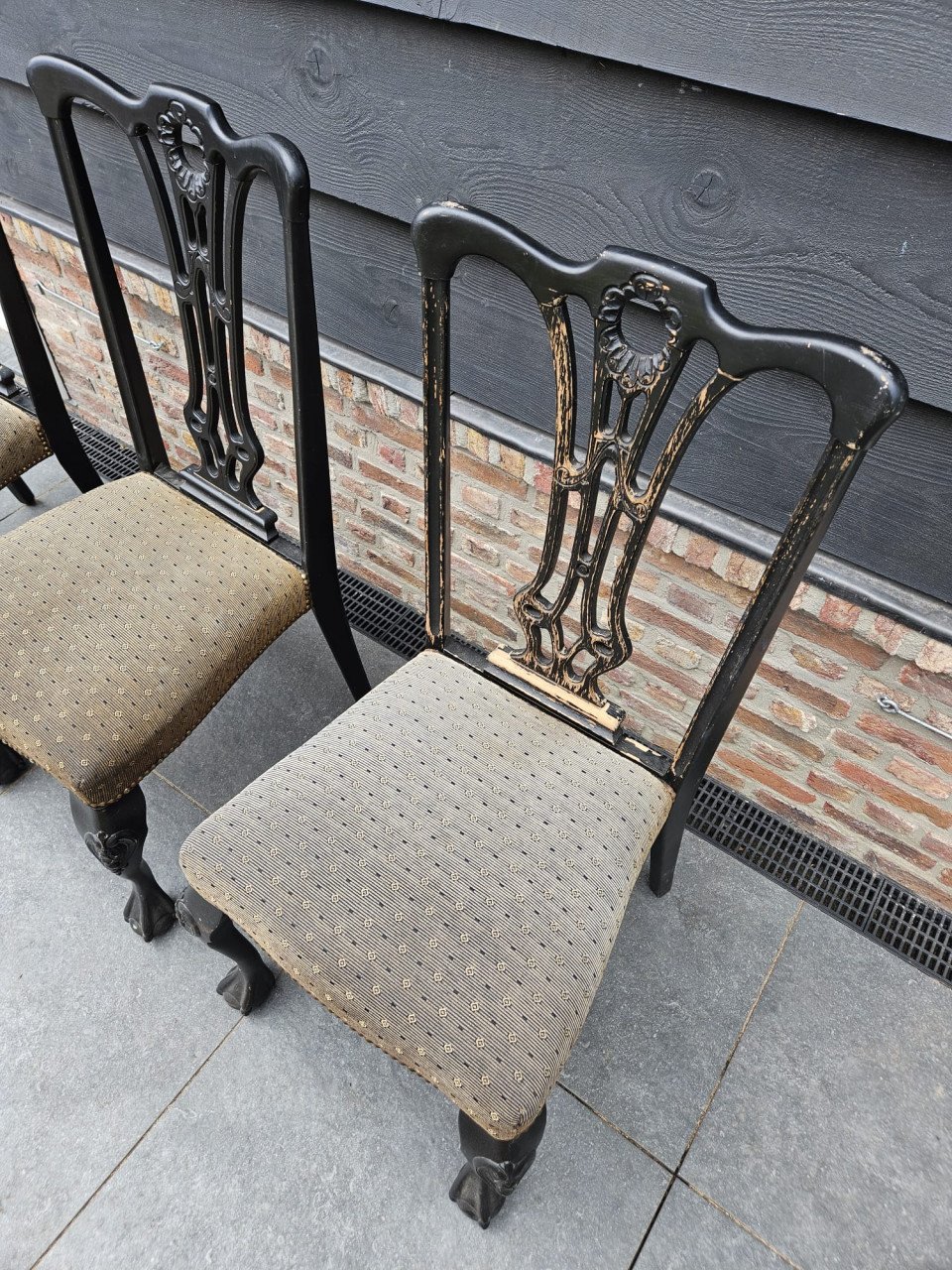 Zwarte stoelen