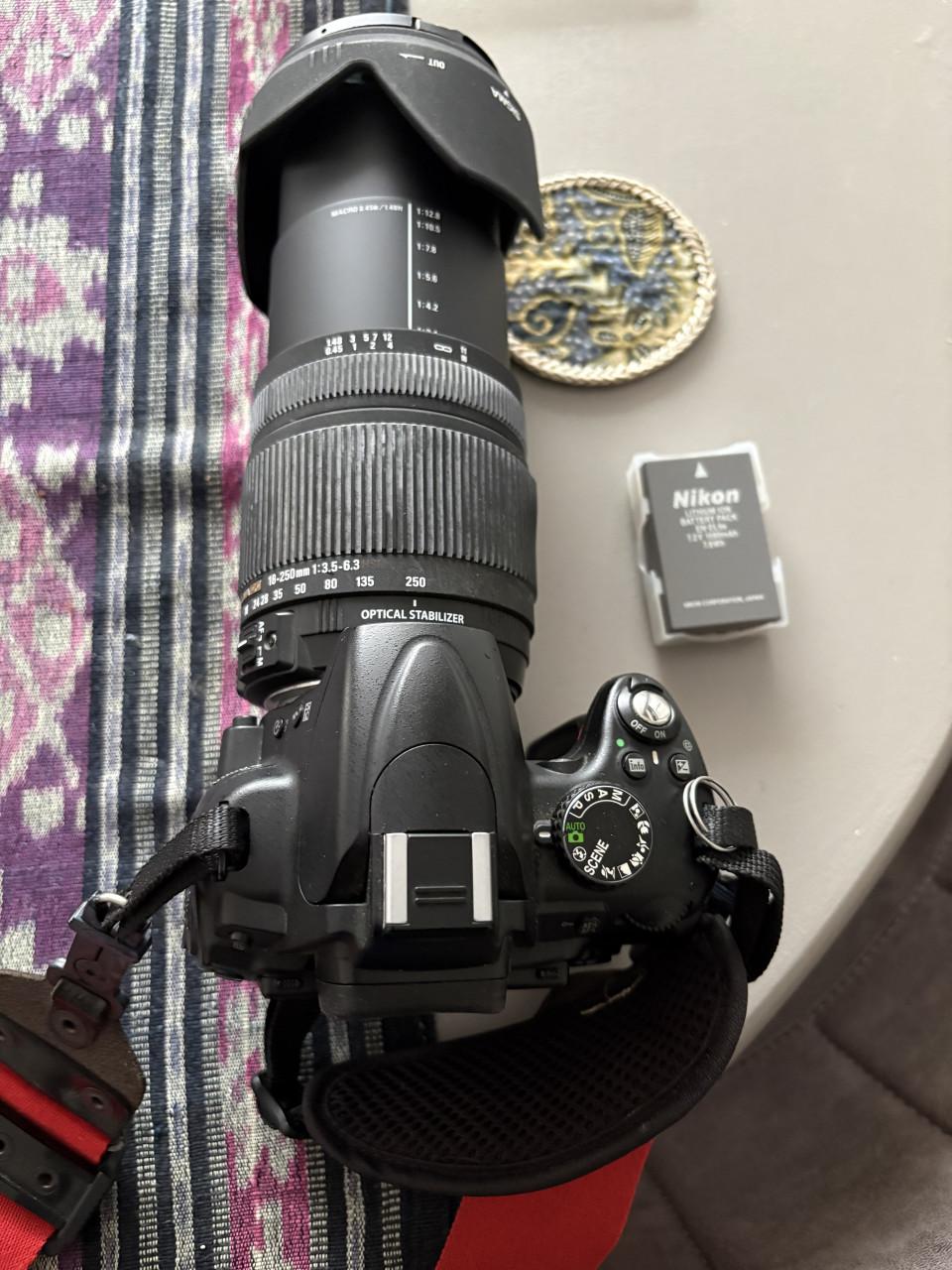 Foto camera nikon 5000 en tas