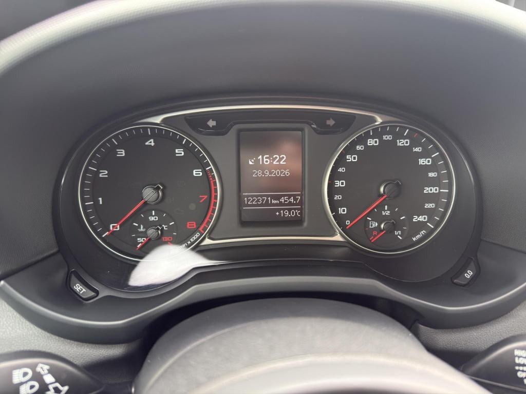 Audi A1 Sportback 1.4 tfsi advance sport pano | s-line | pano | stoelverw. 