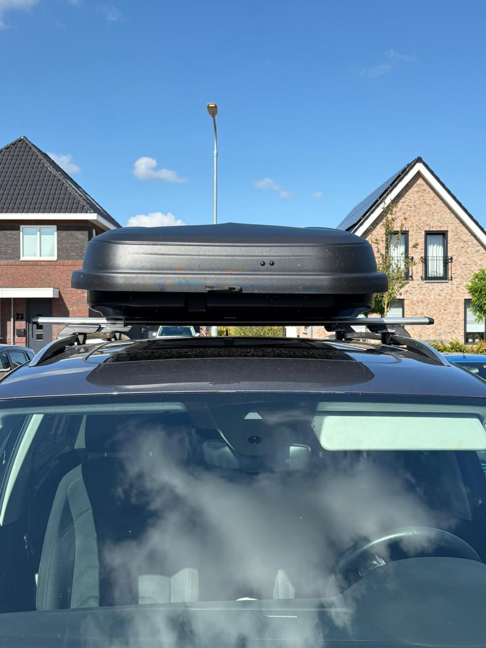 Dakkoffer 530L + dakdragers te huur