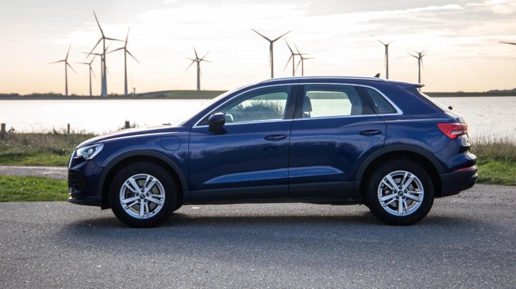 Audi Q3 45 tfsi e edition automaat / plug in hybrid / stoelverwarming / lee