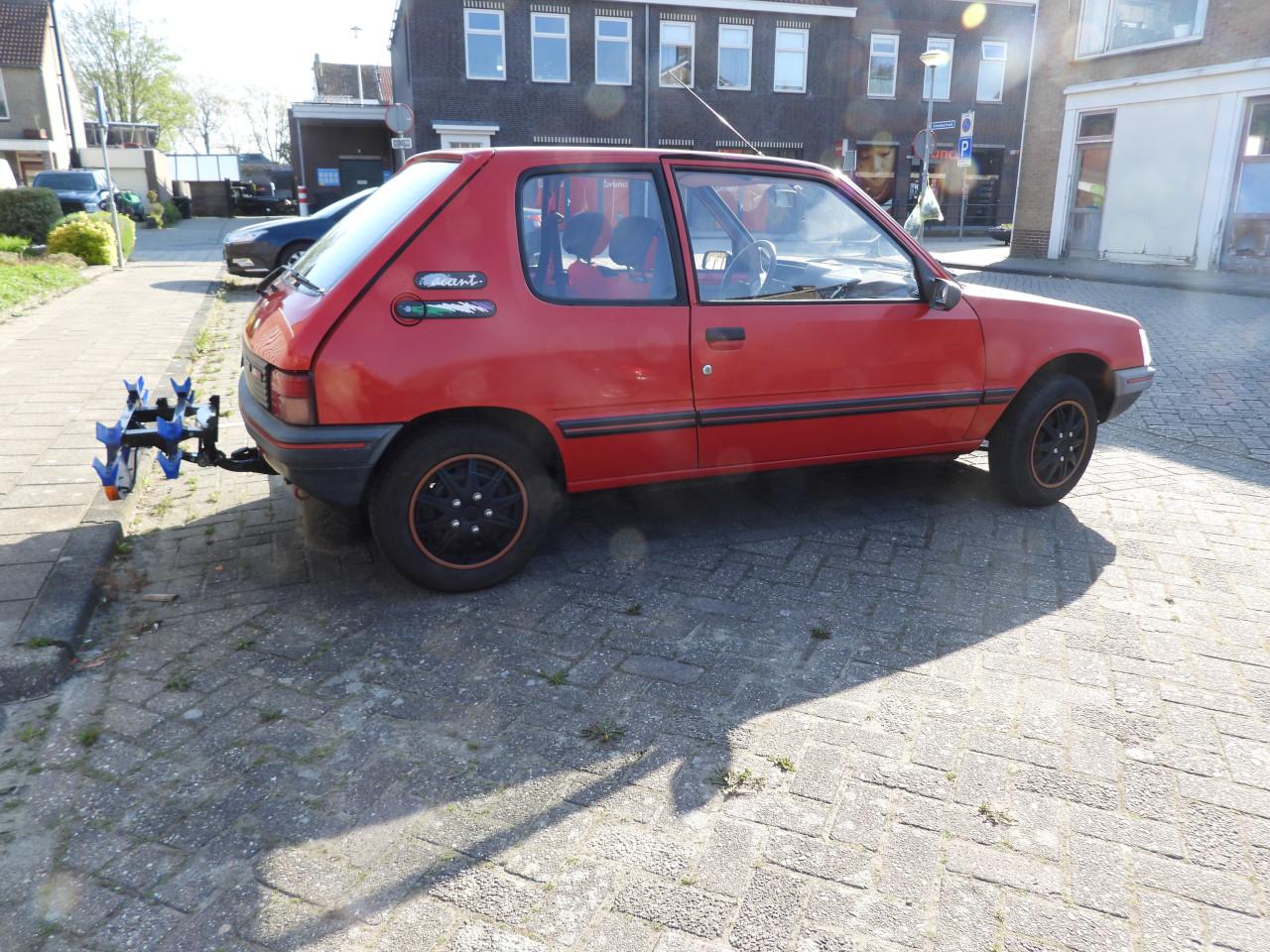Peugeot 205 Accent 1.1  Rood