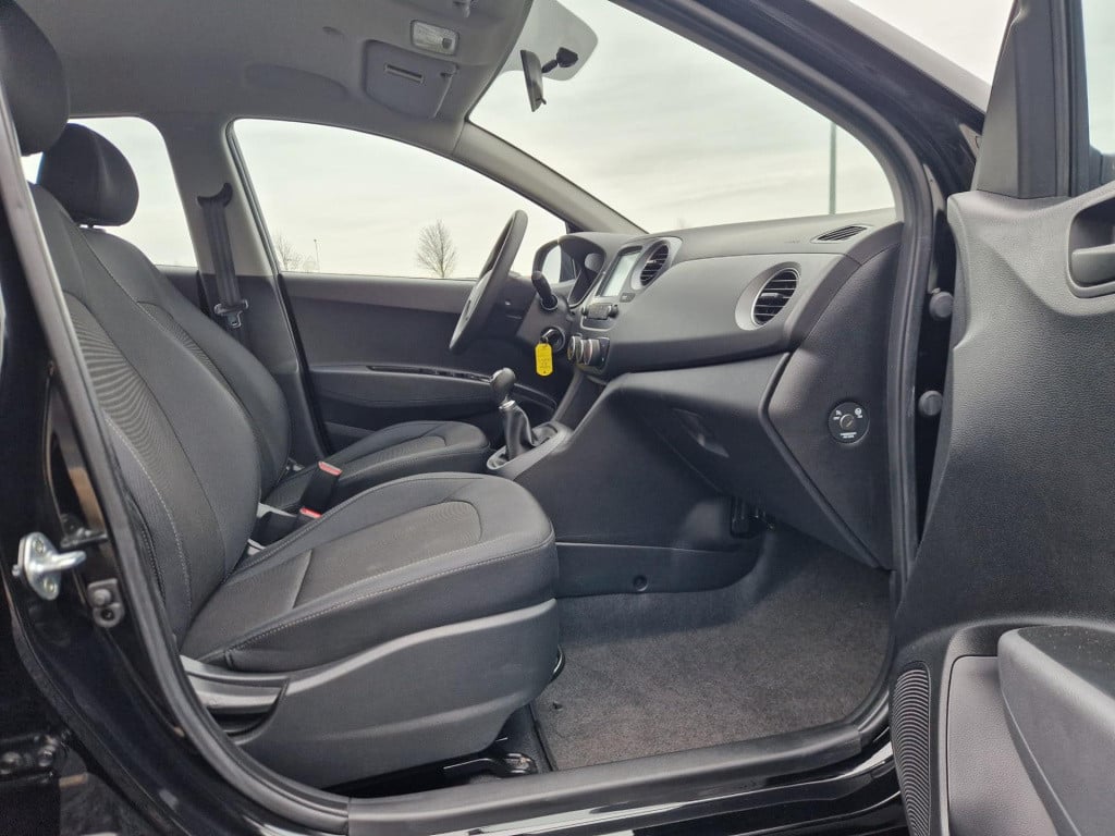 Hyundai I 10 1.0i comfort | carplay | bluetooth | cruise control | navigati