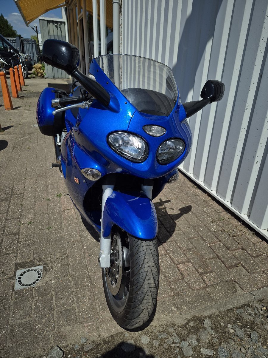 Triumph Sprint 9551 uit 2005, sportieve toermotor