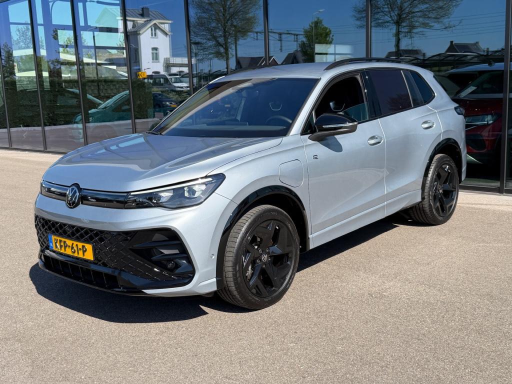 Volkswagen Tiguan 1.5 ehybrid r-line | black line | 360 camera | trekhaak |