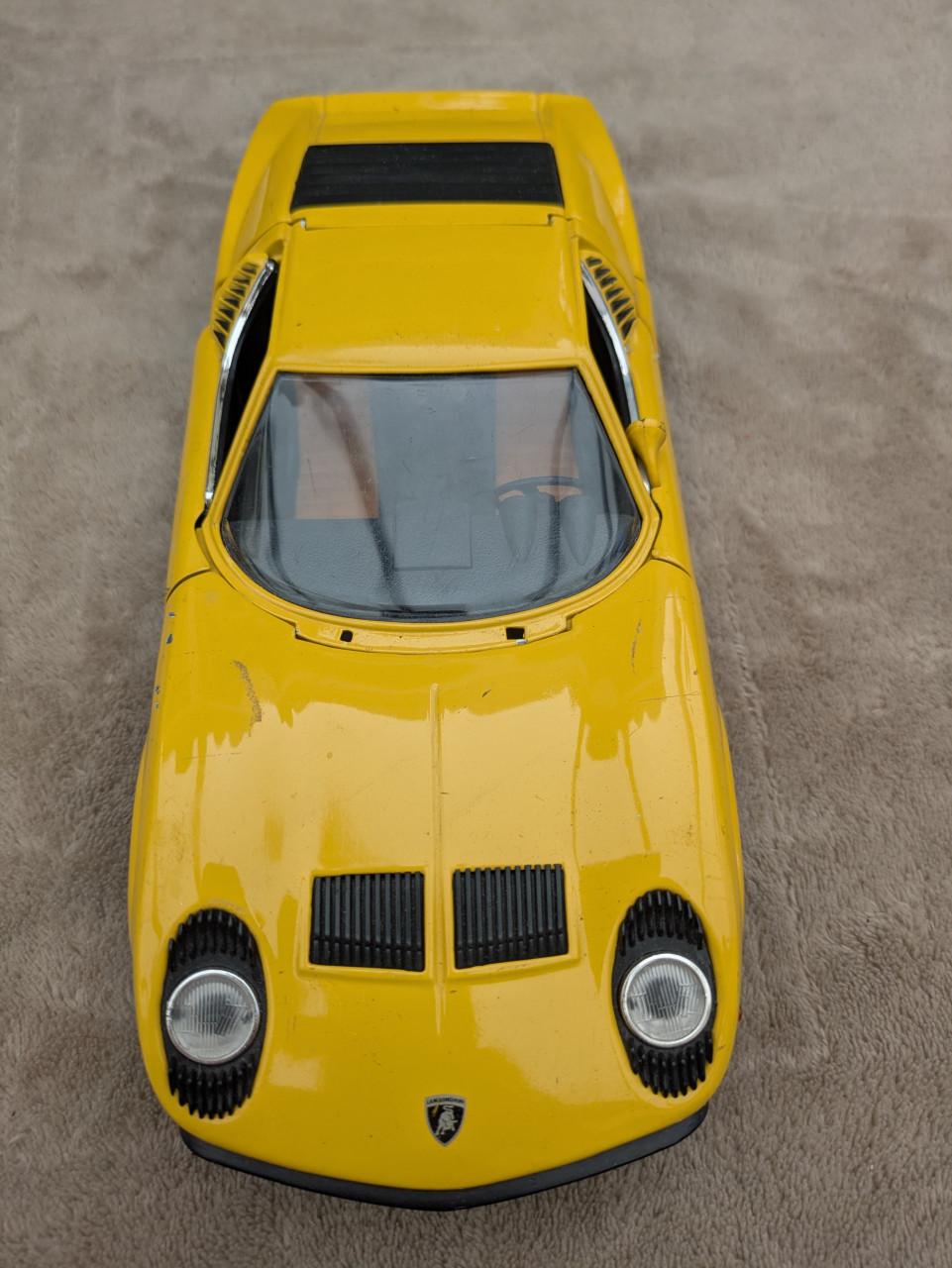 Lamborghini Miura 1:18