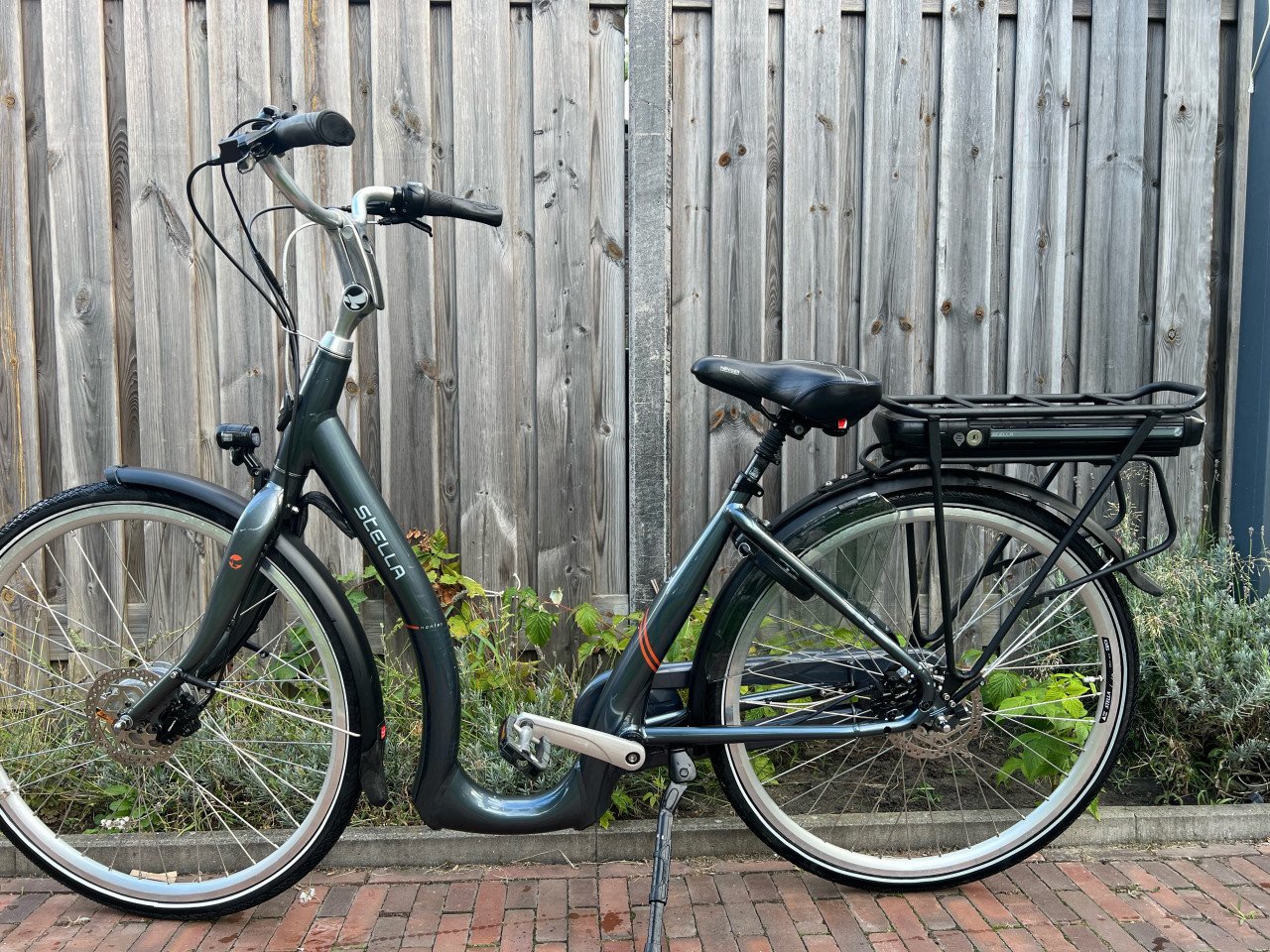 Stella Nantes lage instap electrisch fiets zeer mooi