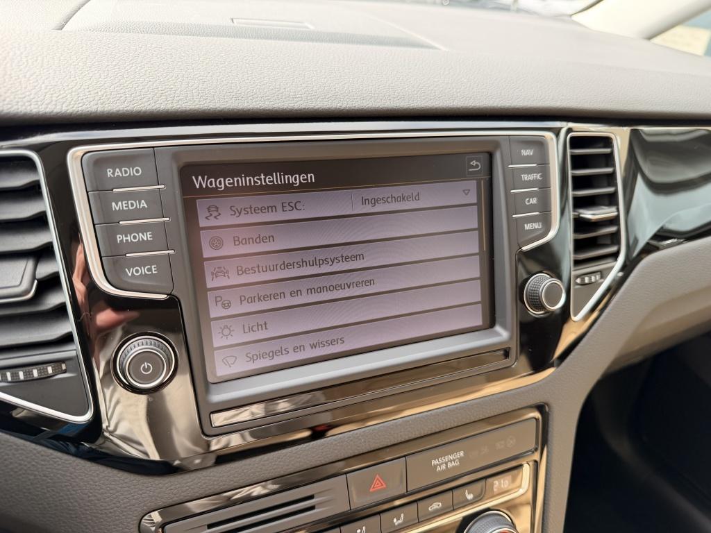 Volkswagen Golf Sportsvan 1.2 tsi highline dsg automaat | leder | trekhaak!