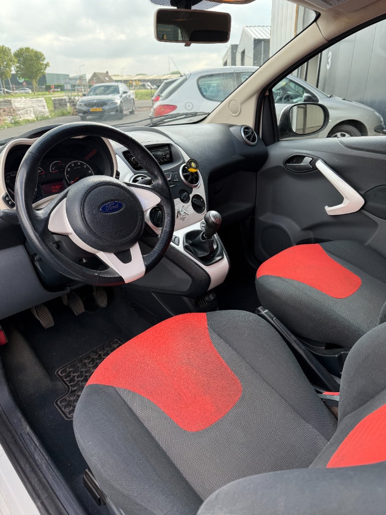 Ford KA 1.2 - titanium - airco