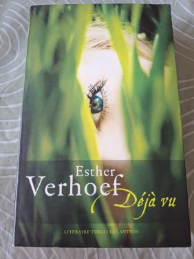 Boek Deja Vu - Esther Verhoef (goede staat)