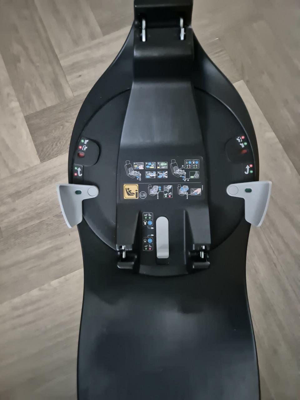 Maxi cosi pebble 360 incl familyfix 360