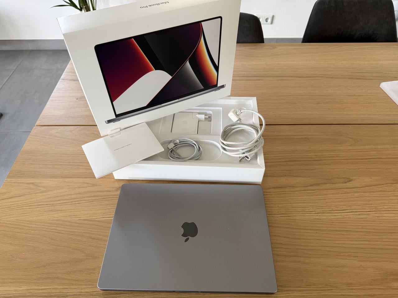 Macbook Pro 16” 16gb 512gb SSD