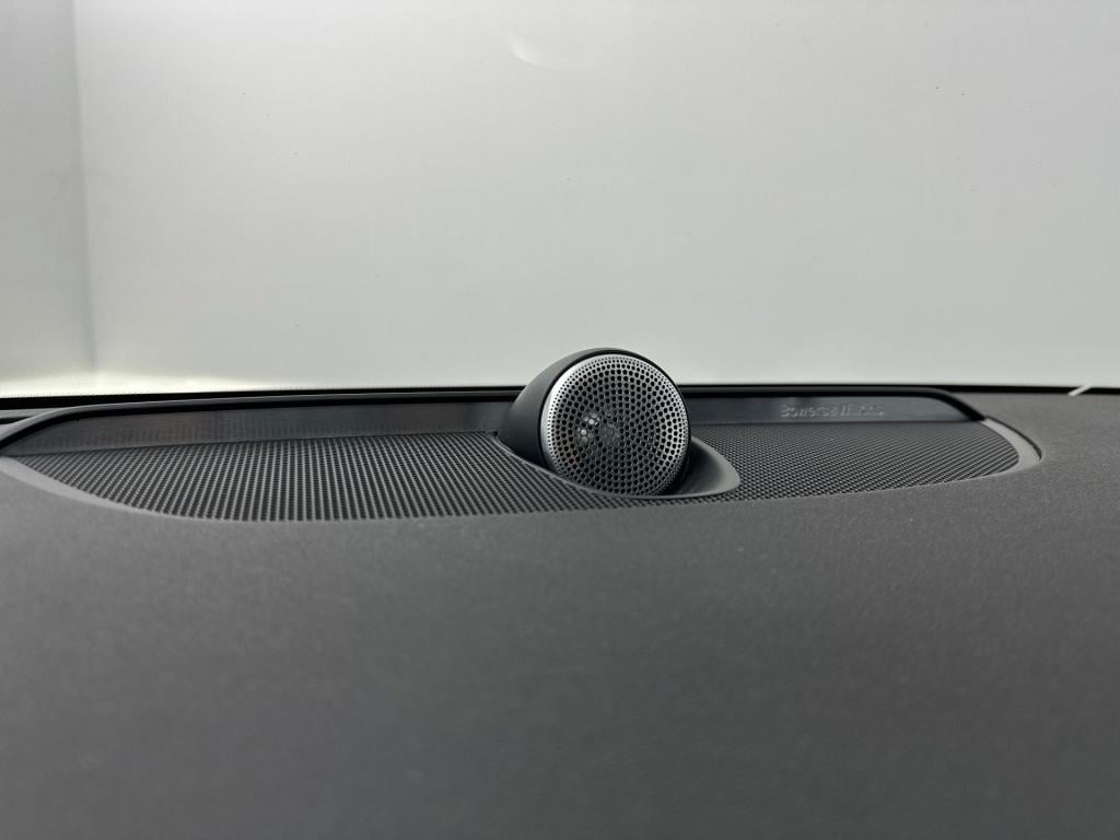 Volvo V60 t6 340pk recharge r-design| pano| b&w sound| adap.cruise| 360cam